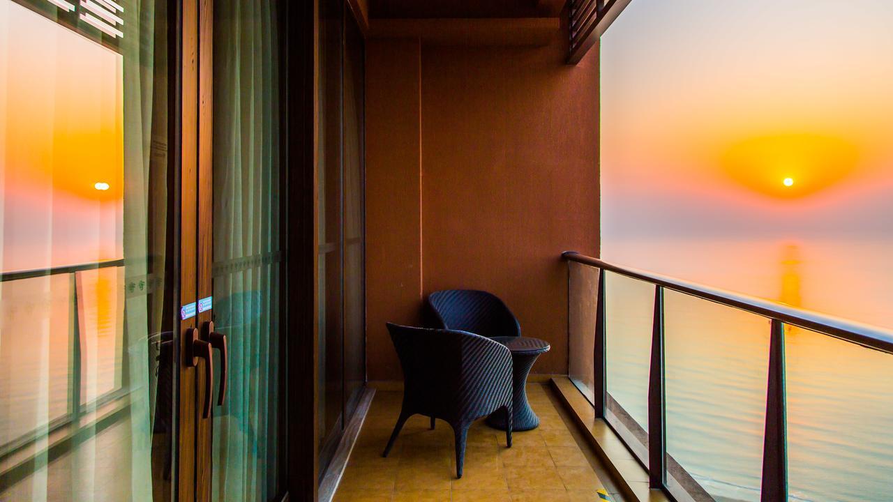 Qingdao Mangrove Tree Resort World - Red Coral Hotel Jiaonan Esterno foto